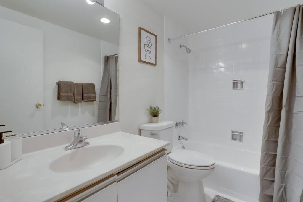 Elegant Apartment W Views At Crystal City Арлінгтон Екстер'єр фото