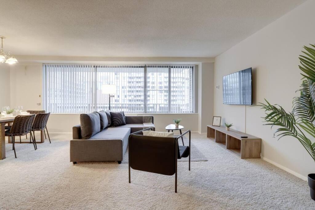 Elegant Apartment W Views At Crystal City Арлінгтон Екстер'єр фото